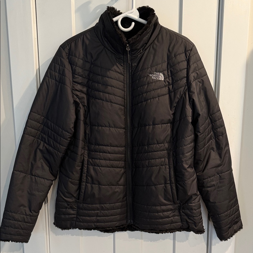 The North Face Women’s Mossbud Swirl Reversible Jacket

Size XL

Black 
Like New